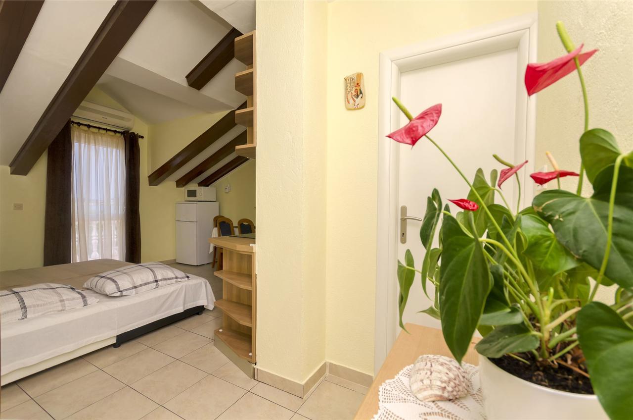 Apartments Toni Vodice Exterior foto
